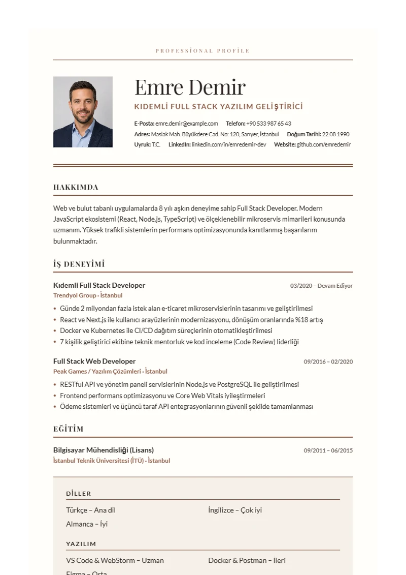 Özgeçmiş şablonu Editorial Serif, DIN 5008 standartlarında örnek
